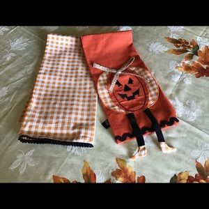Cute 2 pumpkin towels nwot already sold